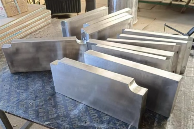 沧州不锈钢包铅件